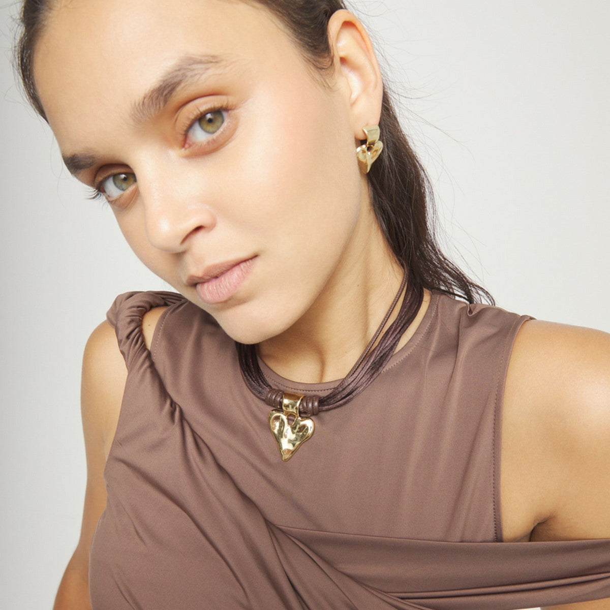 Mixed Dark Brown Silk And Leather Thread 18K Gold Heart Detail Necklace COL2066MARORO