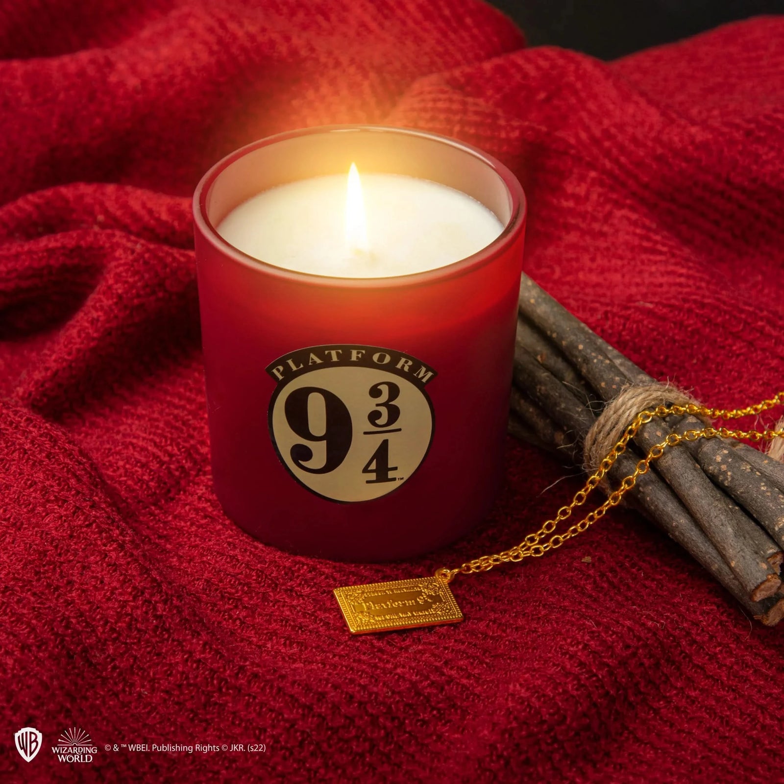 Platform 9_ Scented Candle With Necklace CR2157