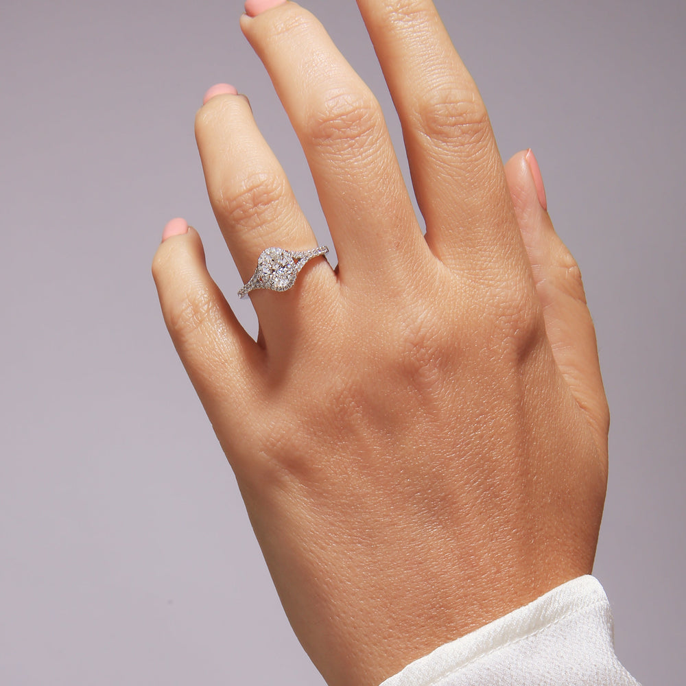 Chloe | 18ct White Gold 1ct tw Oval Lab Grown Diamond Ring