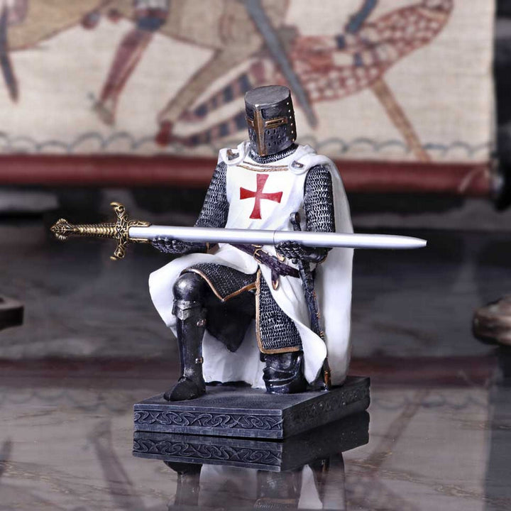 Knight's Oath Pen Holder 16.8cm D5920V2