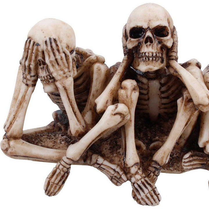 Three Wise Corpse Figurines D7404A26
