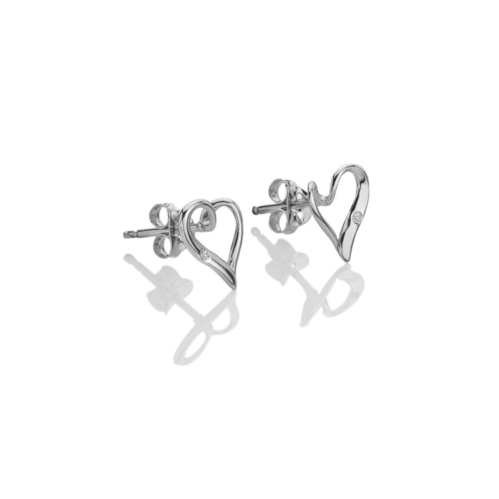 Delicate Pointed Twist Heart Earrings DE846