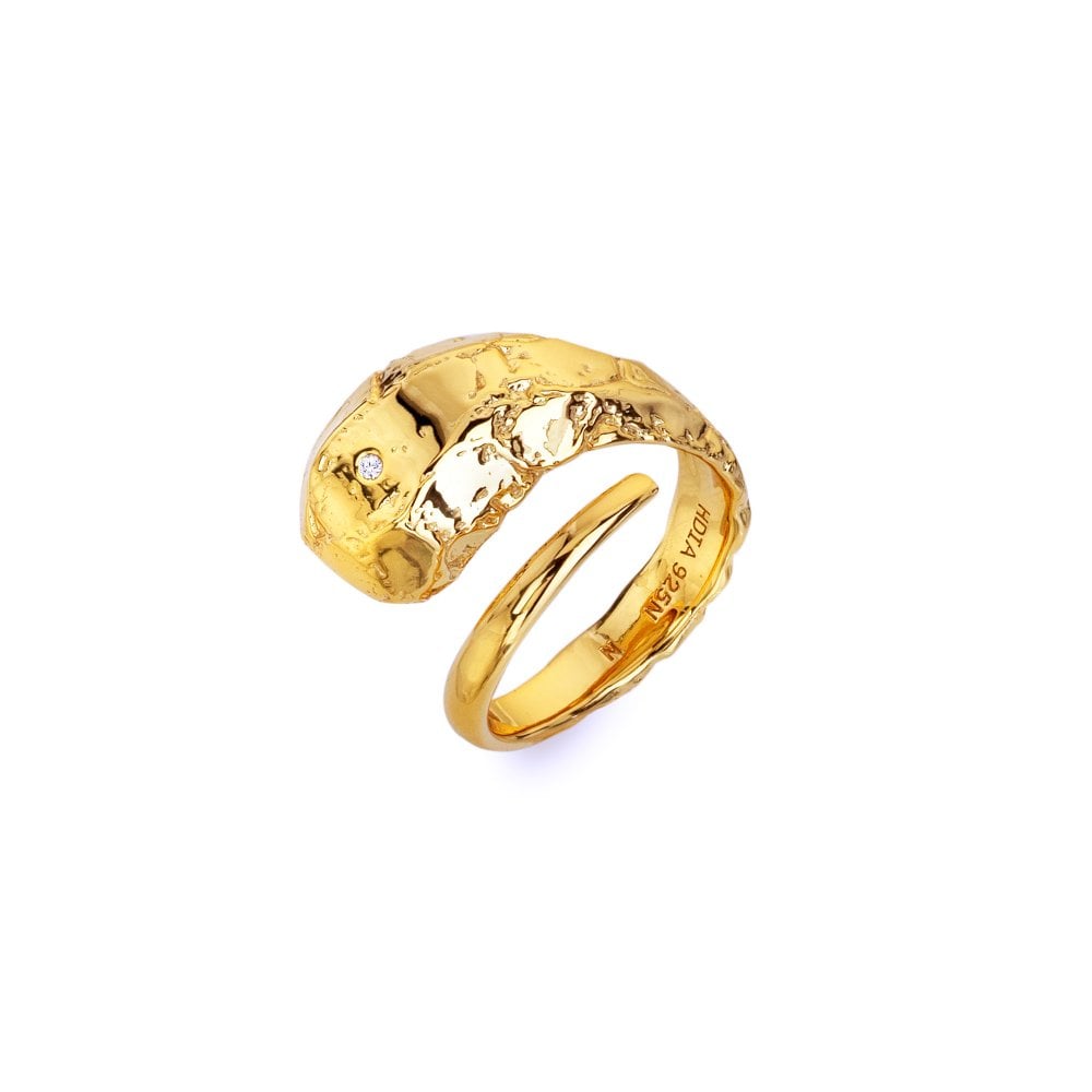 Gold ring with textured design 