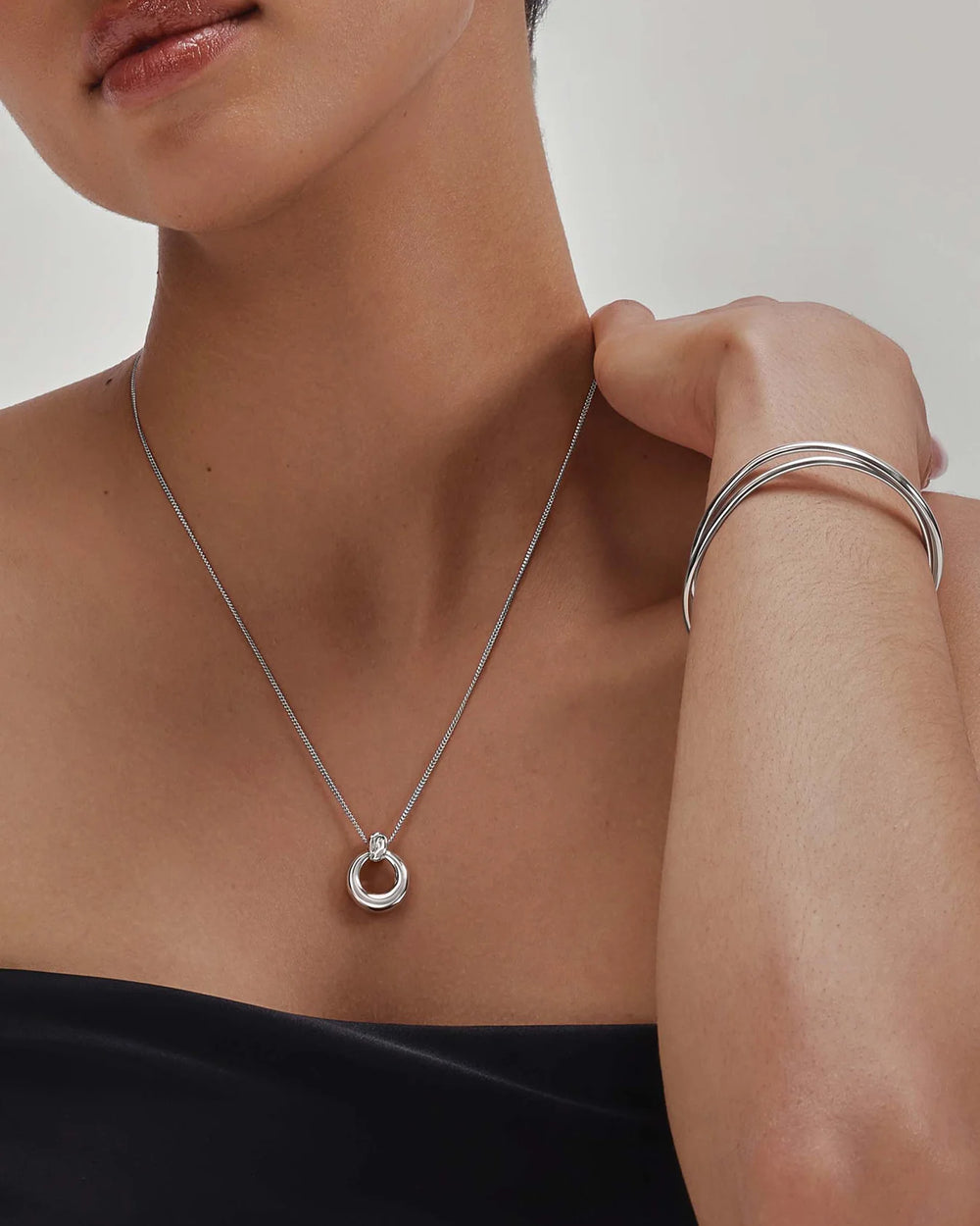 Ania Haie Swan Lake Silver Open Circle Necklace N077-04H