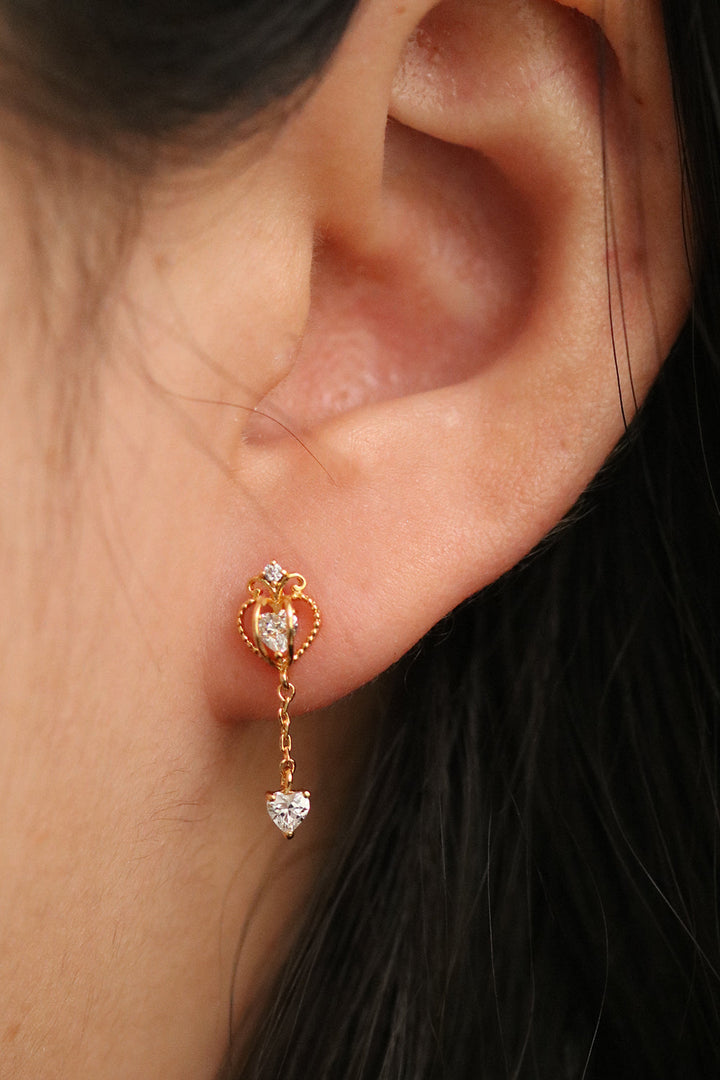 Heart crown dangle earrings-4