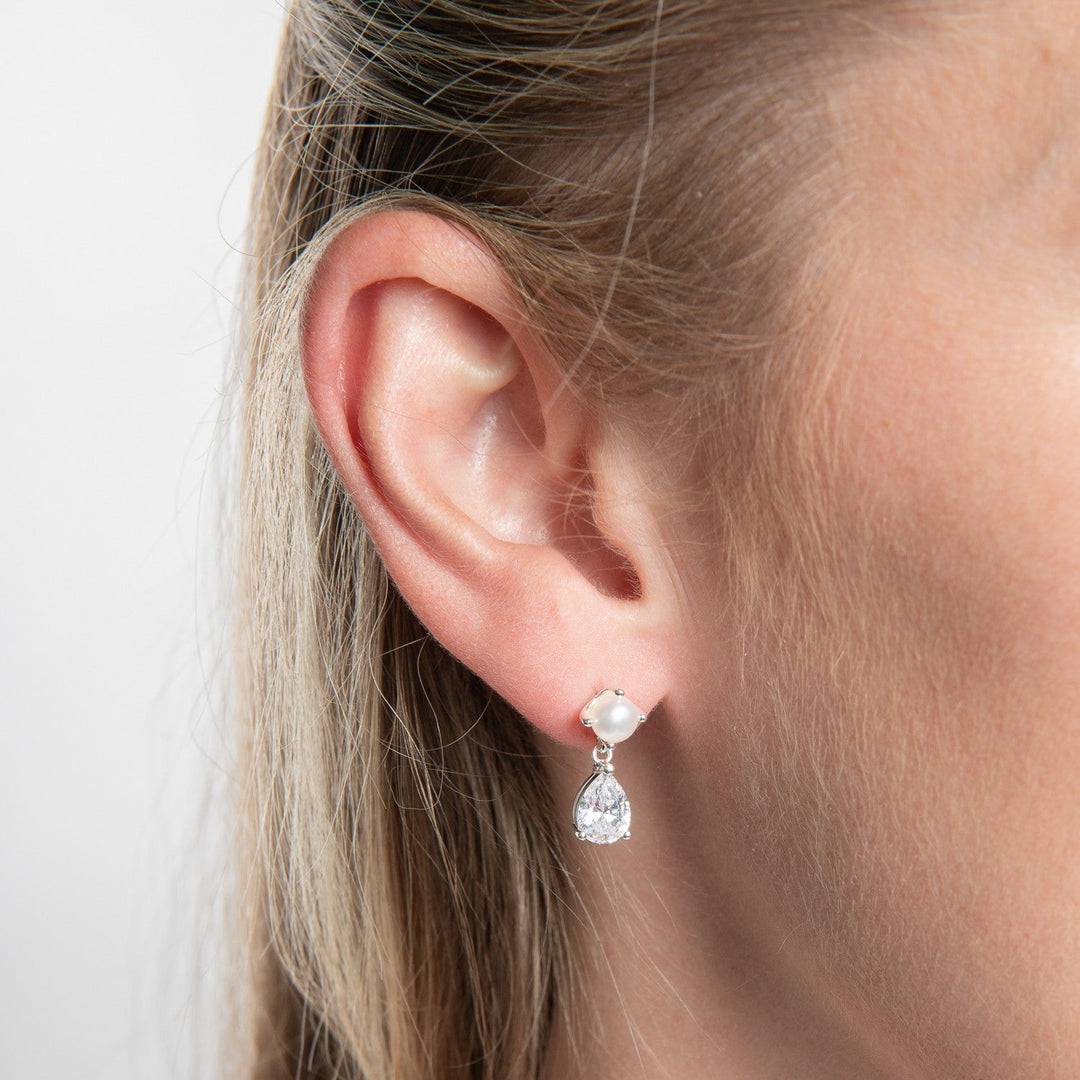 Beginnings Sterling Silver Cubic Zirconia & Freshwater Pearl Earrings E6824C
