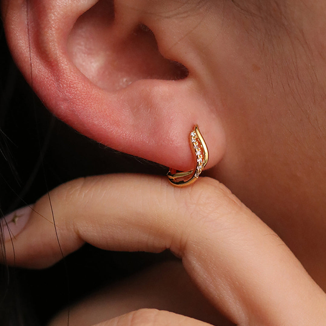 Sleek Curved Huggie Earrings-3