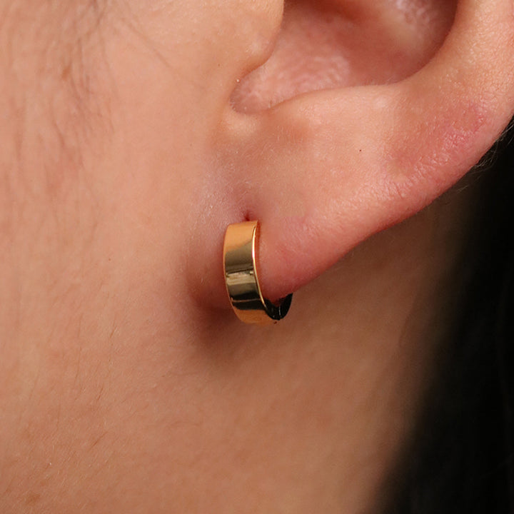 Flat Edge Huggie Earrings-3