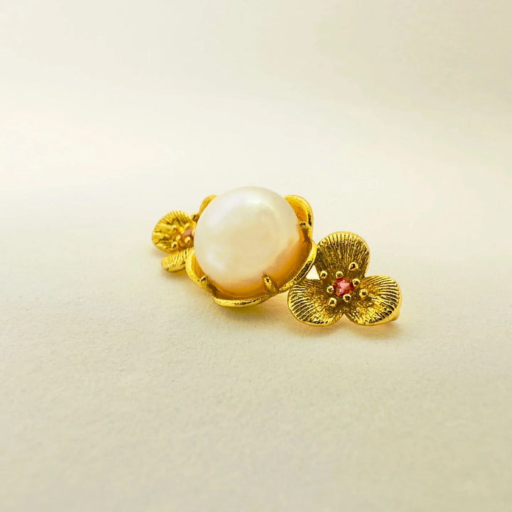 Floral Pearl Pendant Necklace