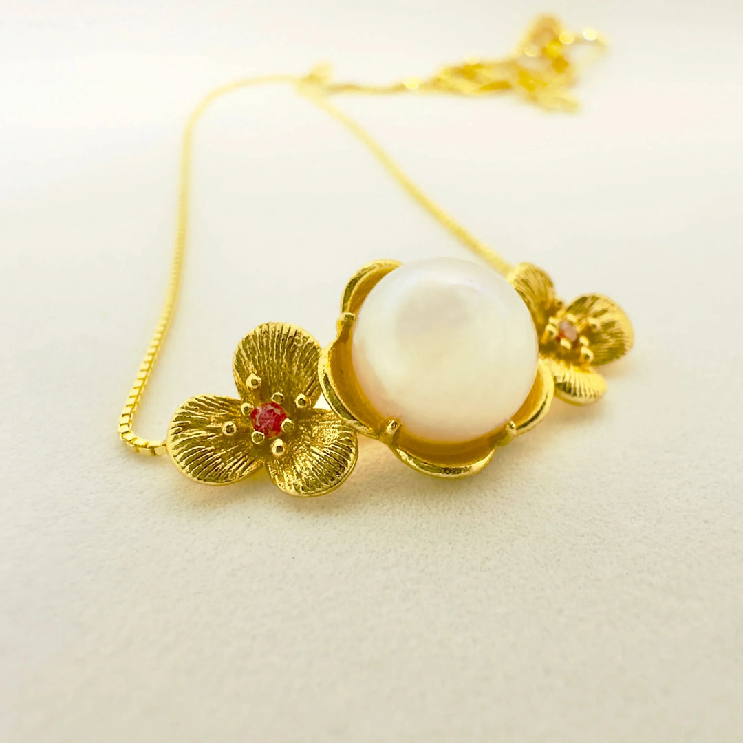 Floral Pearl Pendant Necklace