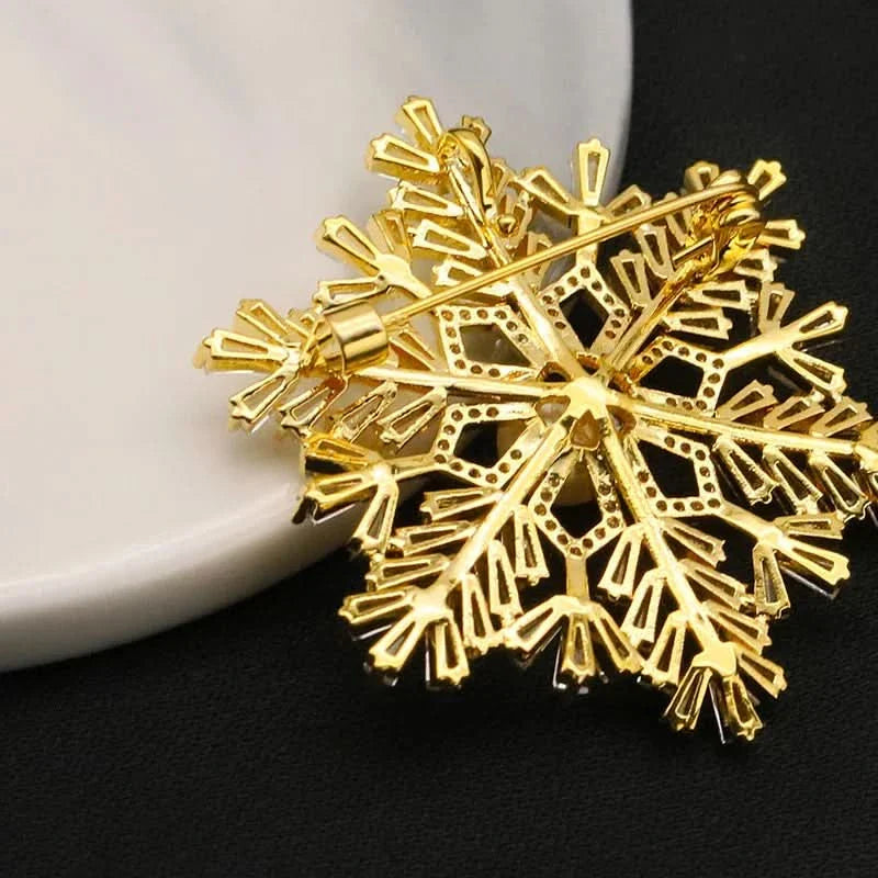 Freshwater Pearl Snowflake Zircon Brooch