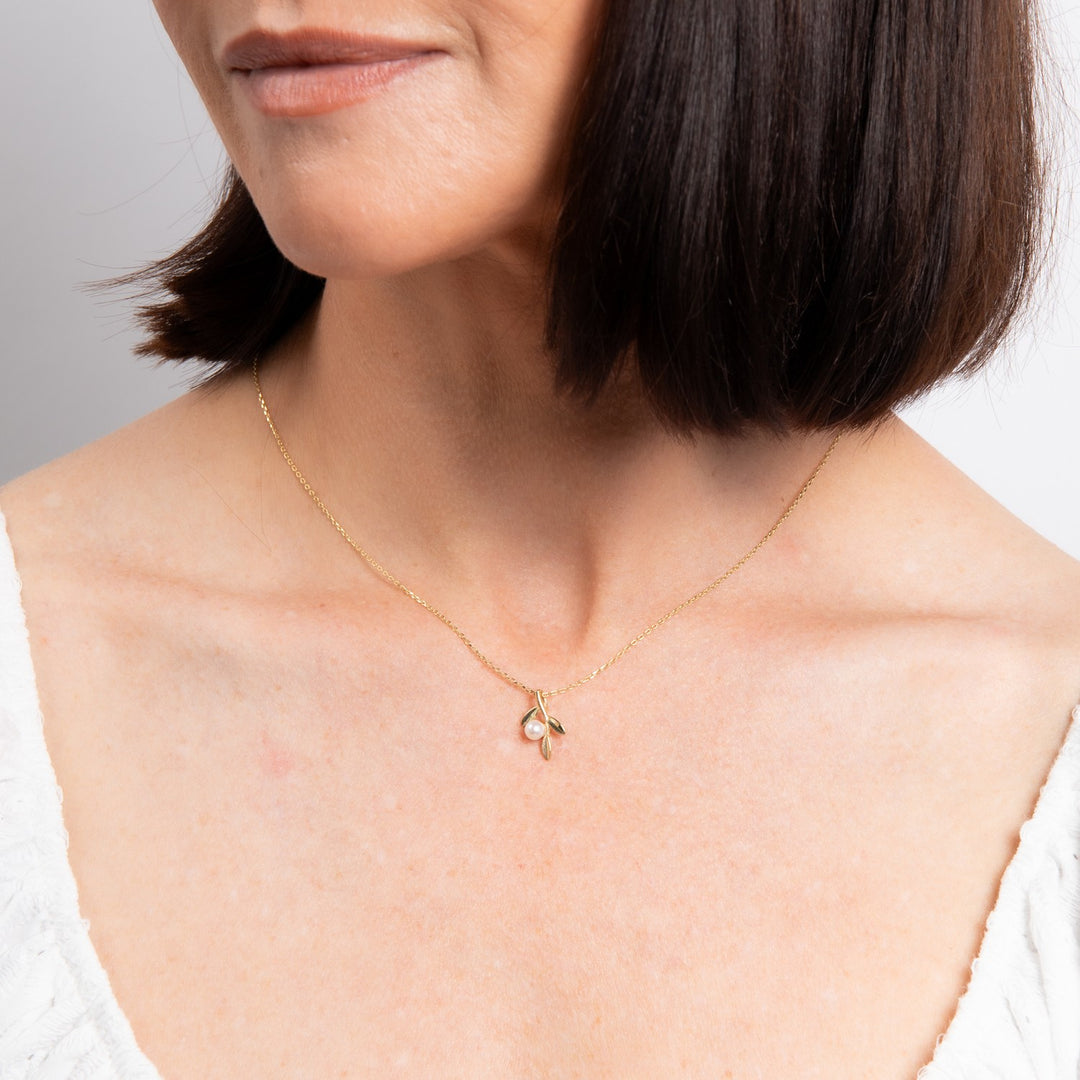 9ct Yellow Gold Pearl Necklace GN417W