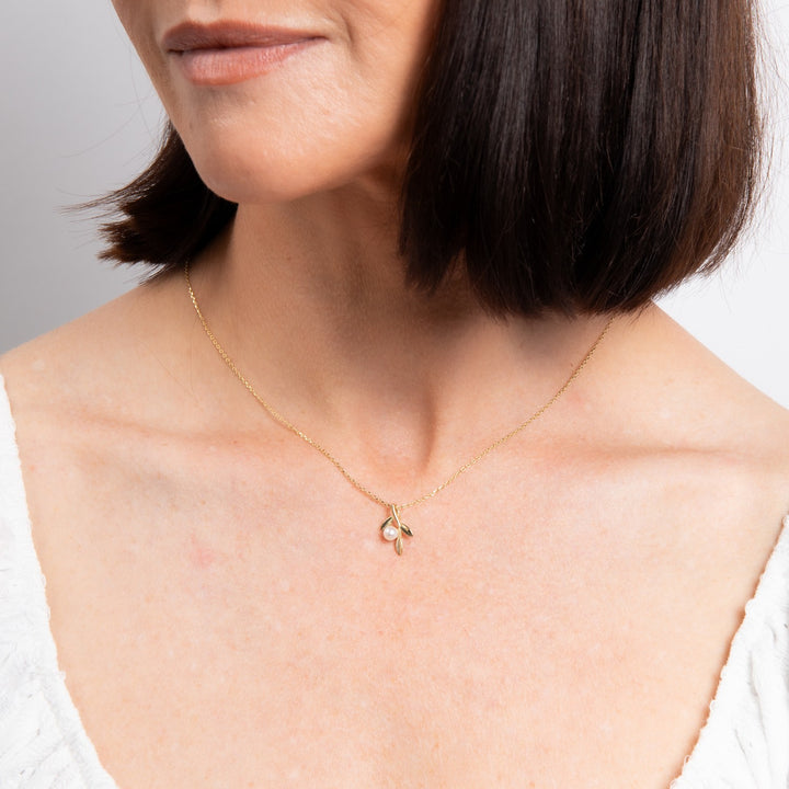 9ct Yellow Gold Pearl Necklace GN417W