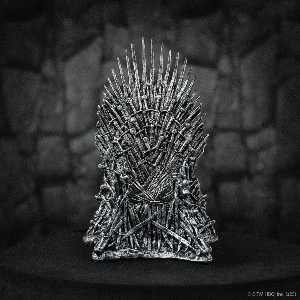 Game Of Thrones The Iron Throne Magnetic Stand CR5461