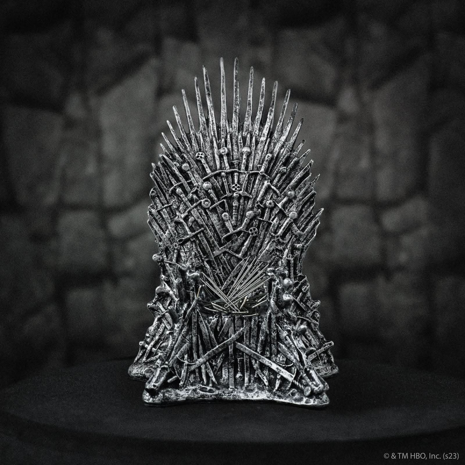 Game Of Thrones The Iron Throne Magnetic Stand CR5461
