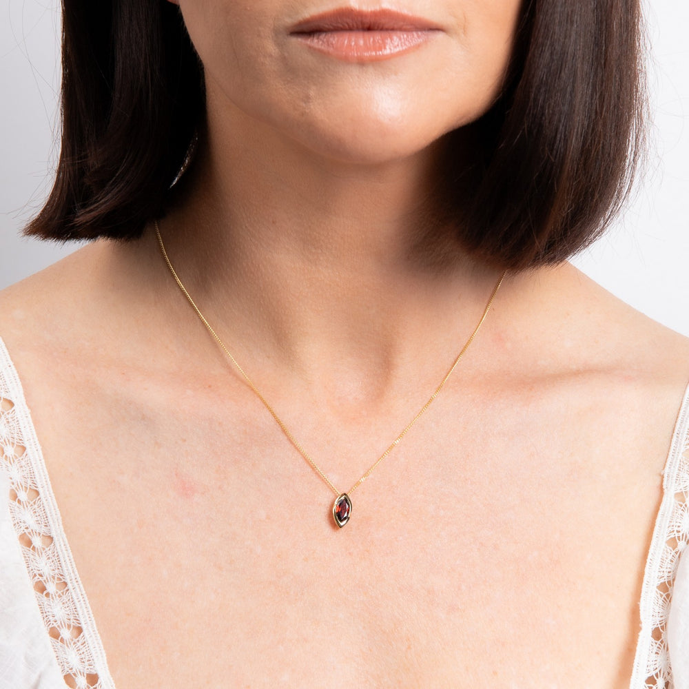 9ct Yellow Gold Red Garnet Pendant GP2381R