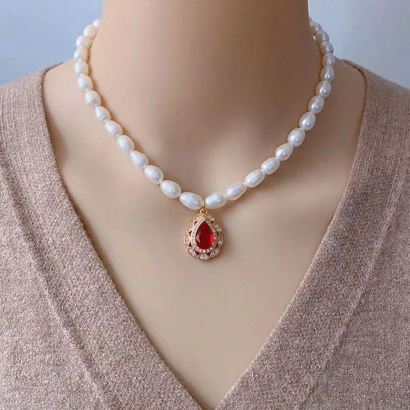 Freshwater Pearl Necklace with Teardrop Gemstone