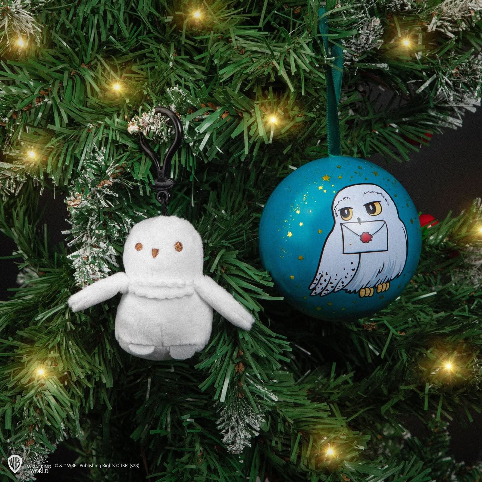 Holiday Capsule Keychain -hedwig CR2716