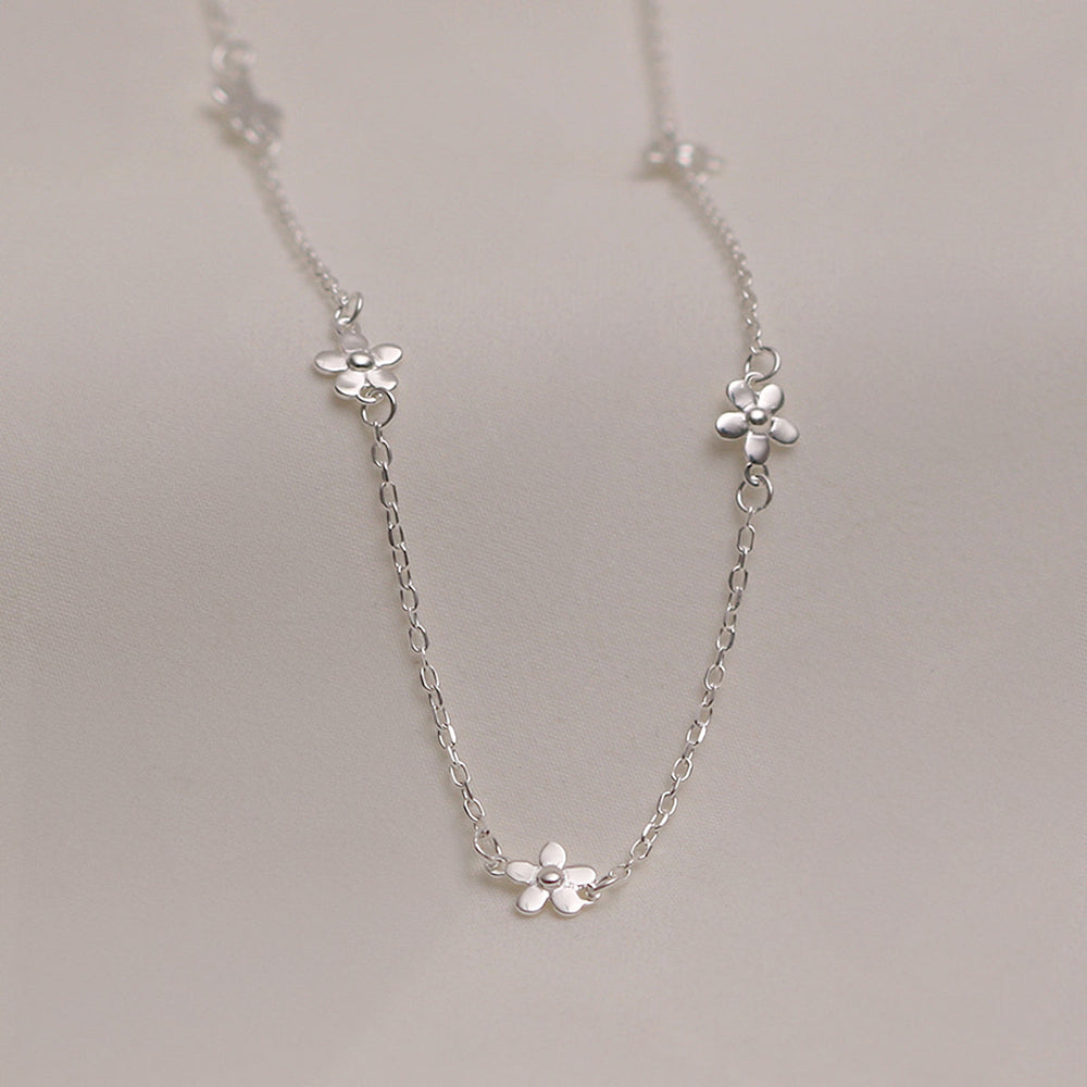 Daisy necklace
