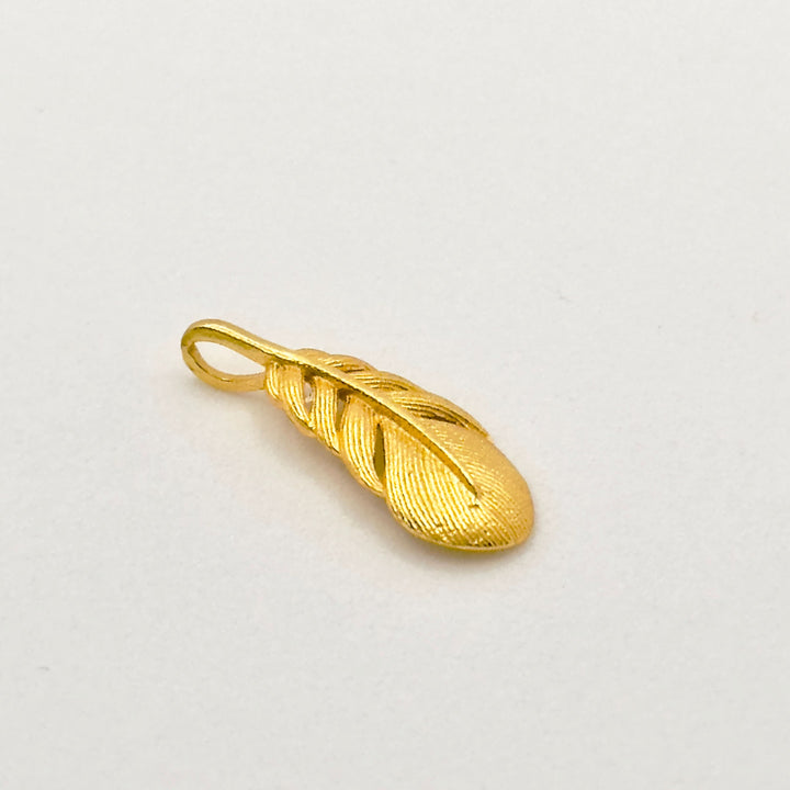 Feather Pendant Necklace