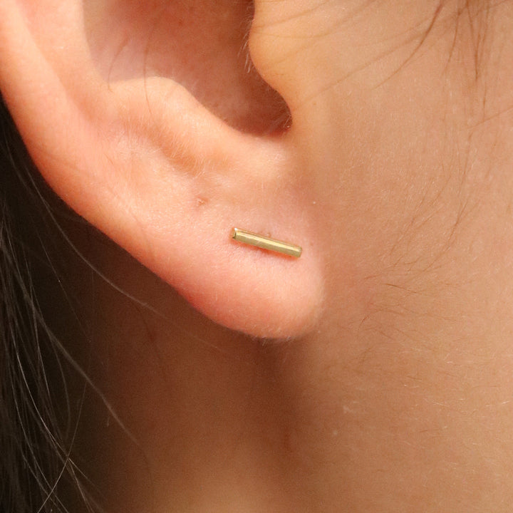 Two-way flat studs-2