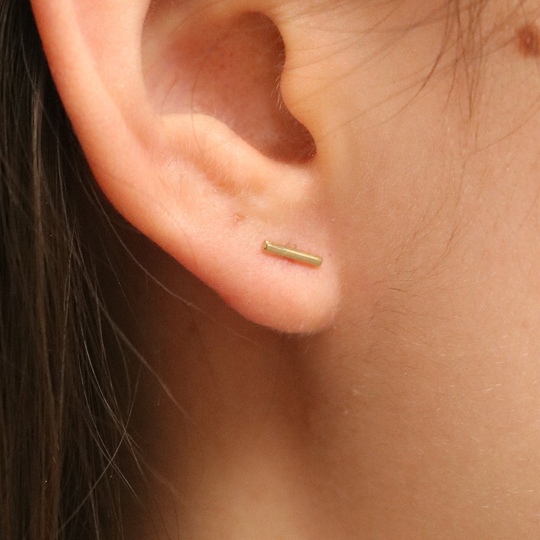 Two-way flat studs-1