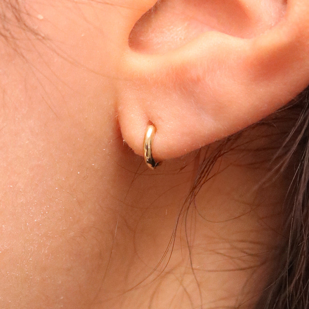 6mm huggie earring-2