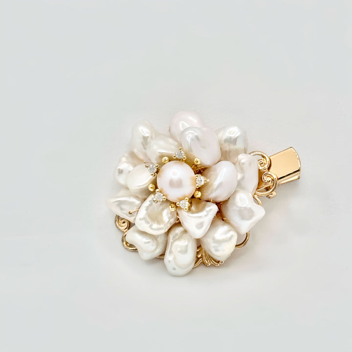 Lustrous Baroque Pearl Floral Hair Clip with Golden Accents