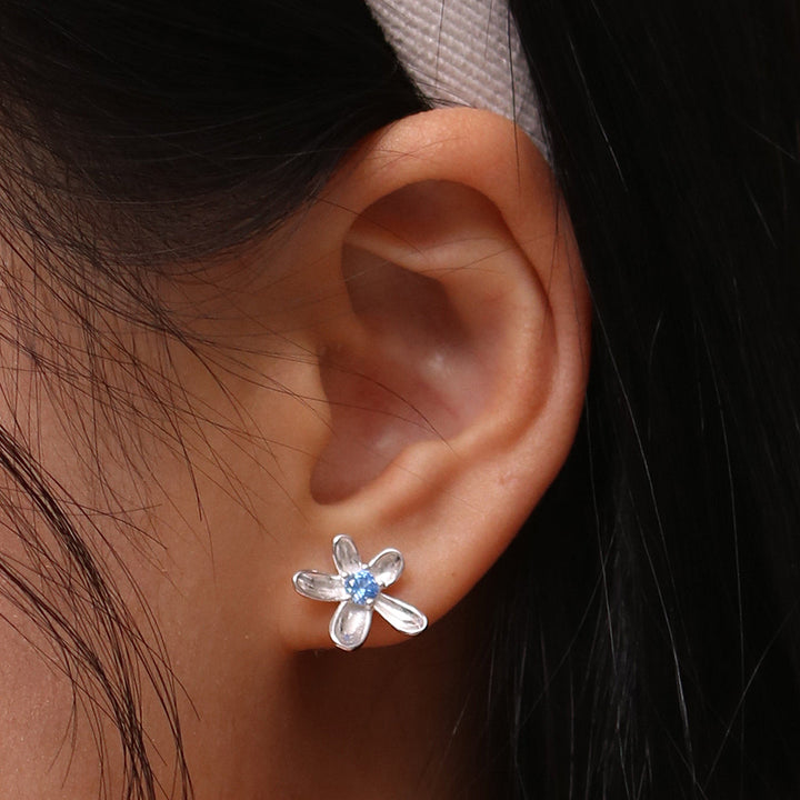 Blue daisy earrings-2