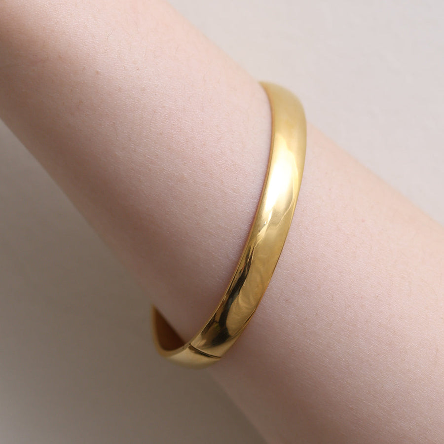 simple thick bangle