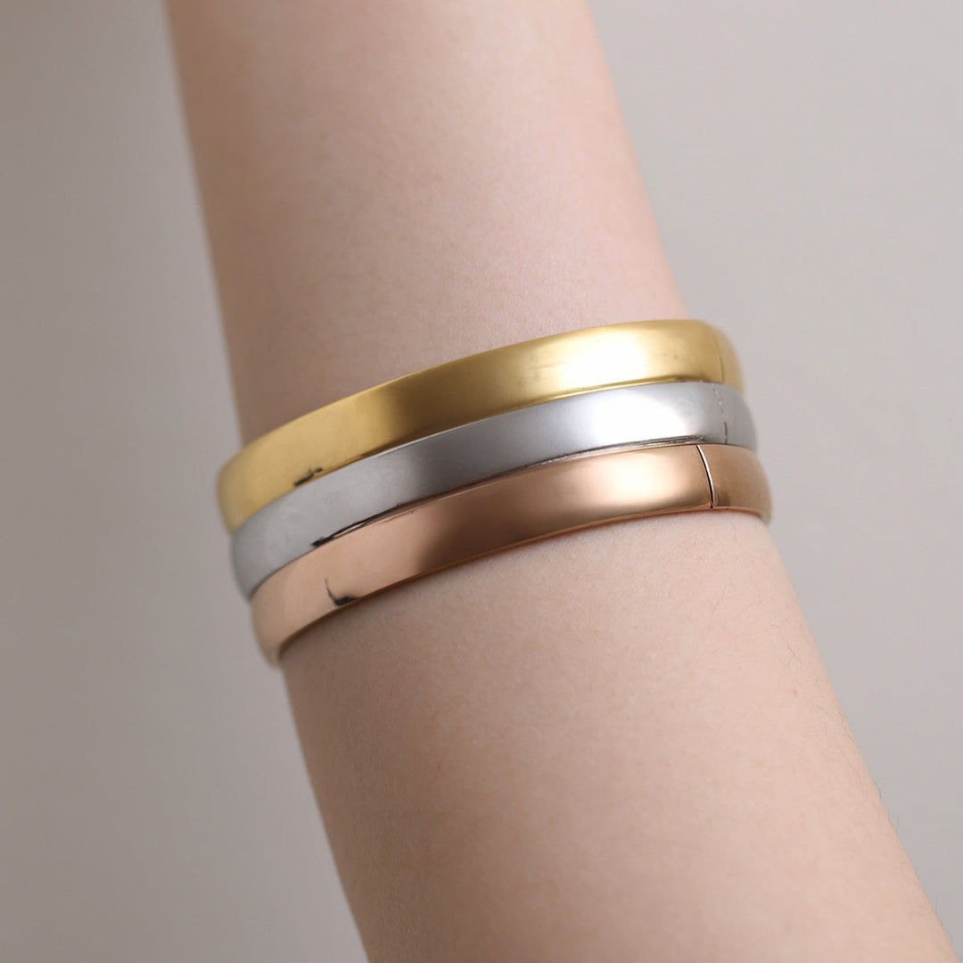 simple thick bangle