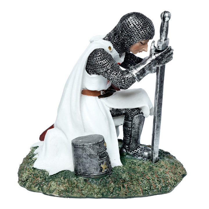 Protector of the Kingdom Knight Kneeling KN208