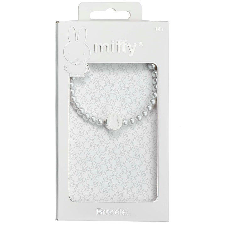 Pearl bracelet in a 'muffy' branded packaging on a white background