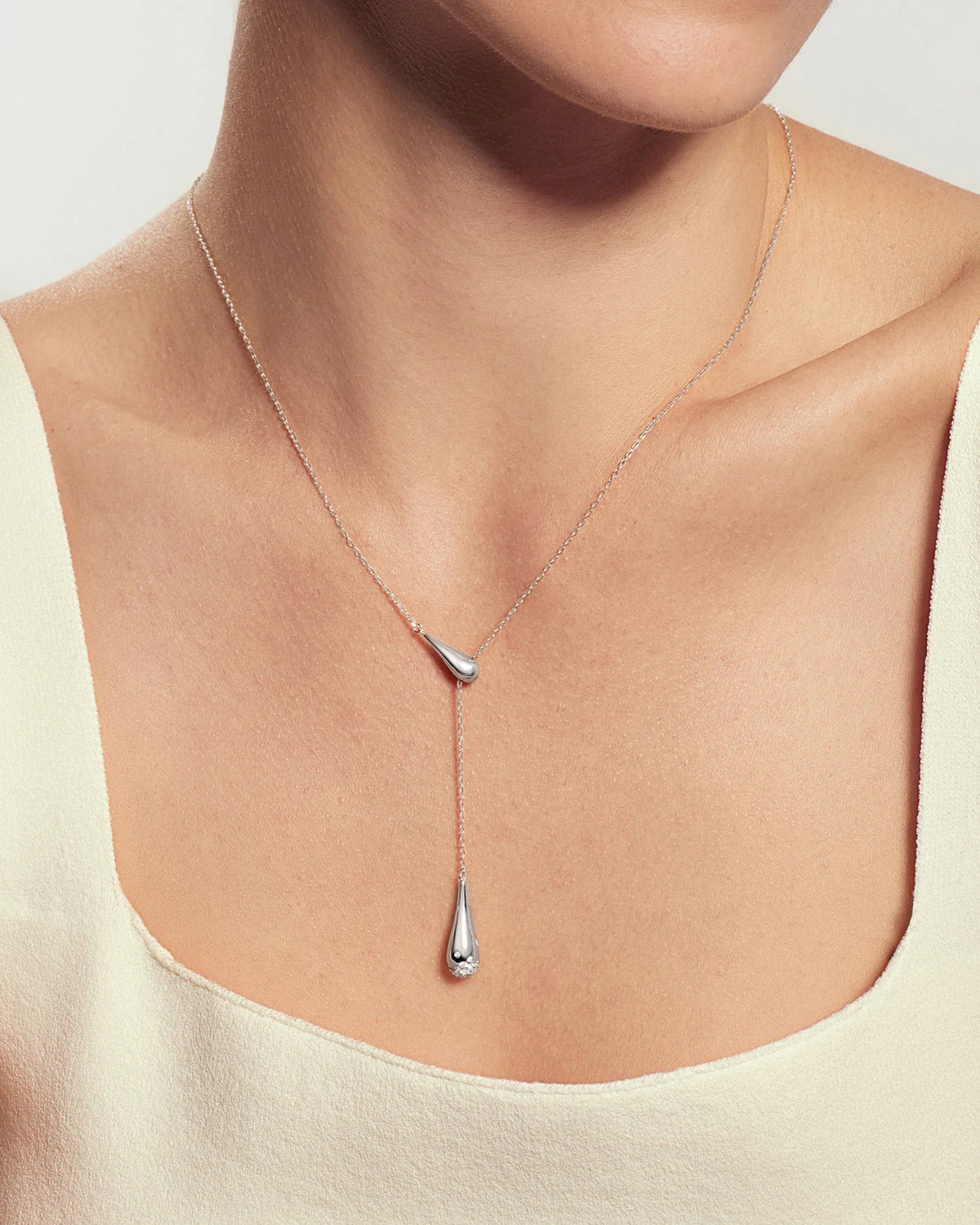 Ania Haie Fluid Light Silver Single-Slide Teardrop Necklace N078-04H