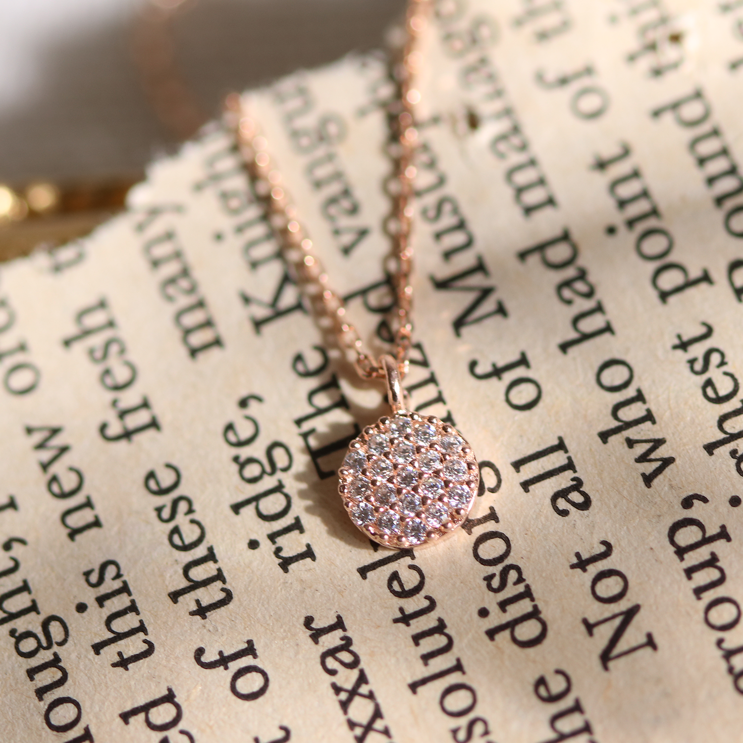 Circle cubic pendant necklace-3