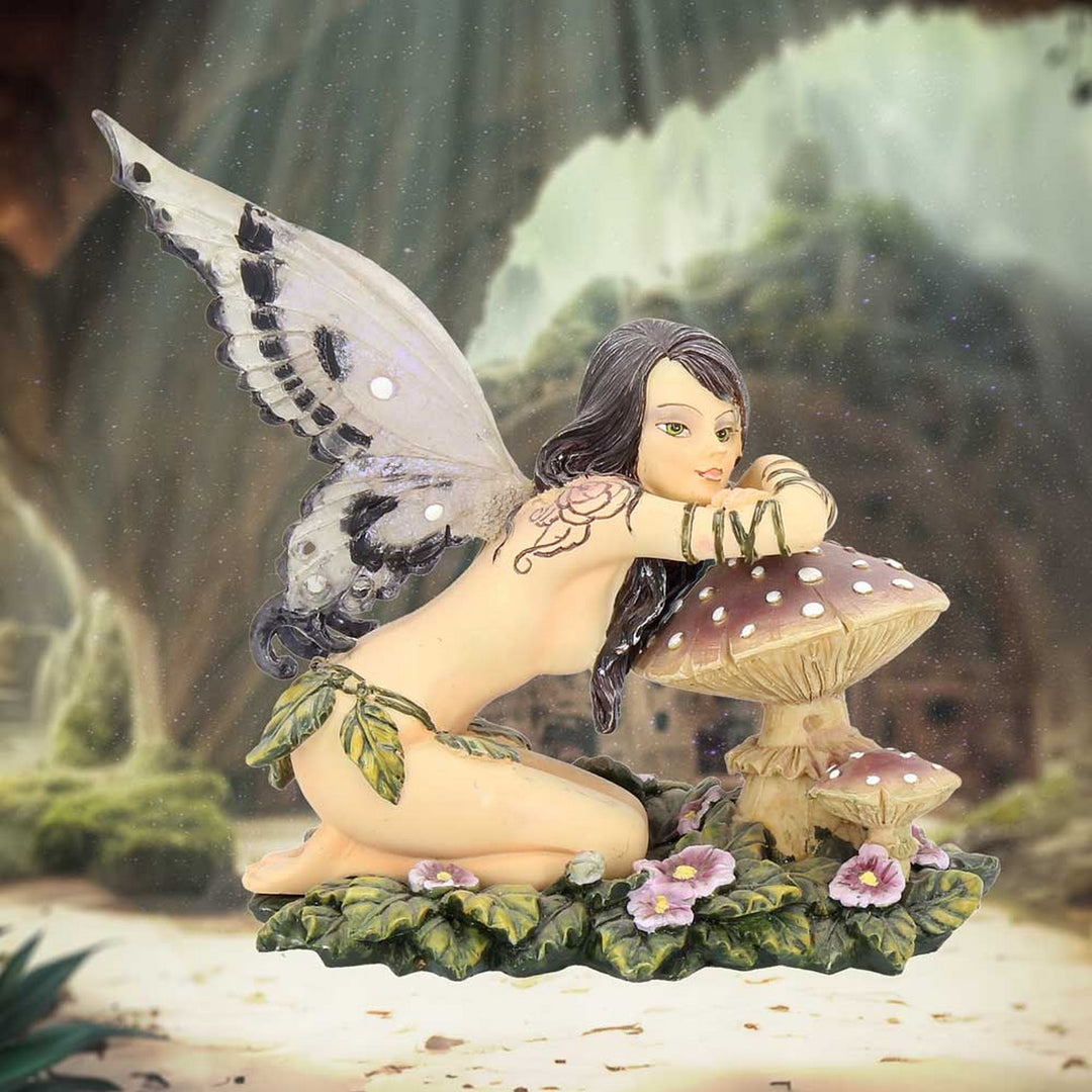 Small Toadstool Fairy Figure Serena 13cm NEM3222