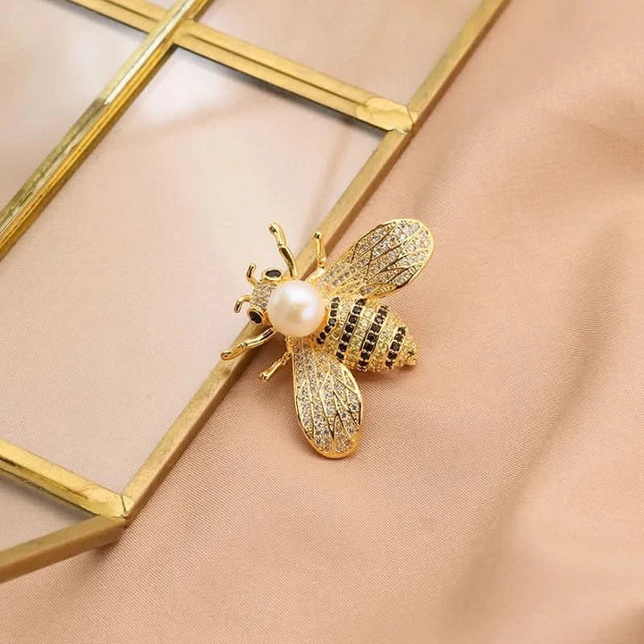 Natural Freshwater Pearl Bee Brooch