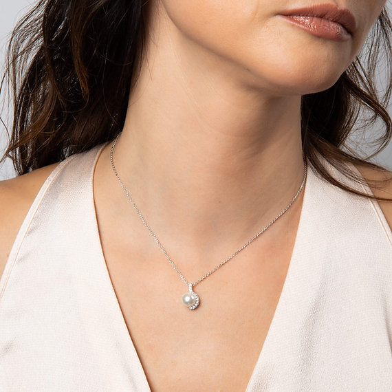 Diamonfire Clear Cubic Zirconia White Shell Pearl Modern Cushion Cut Pendant P5581