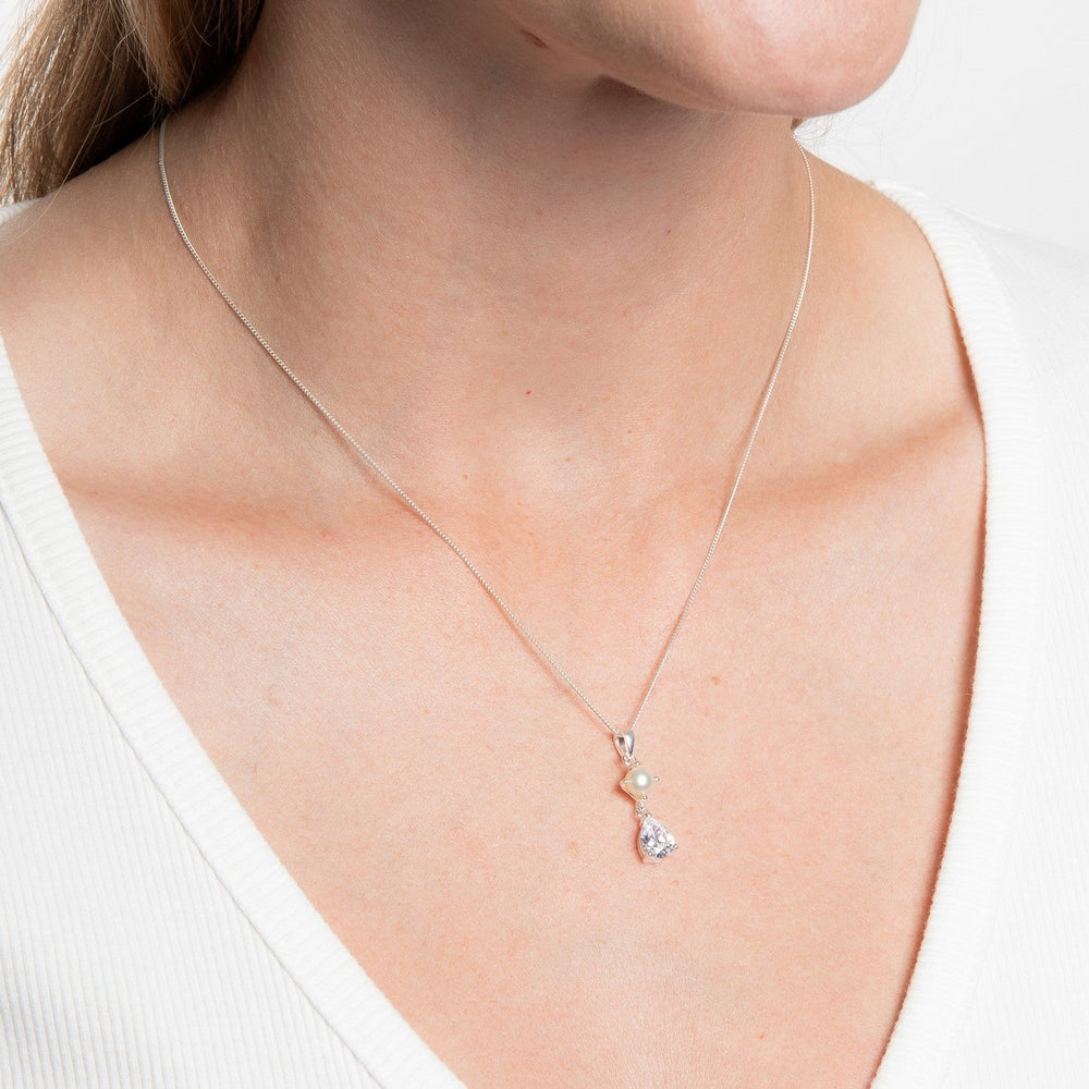 Beginnings Sterling Silver Cubic Zirconia Freshwater Pearl Pendant P5661C