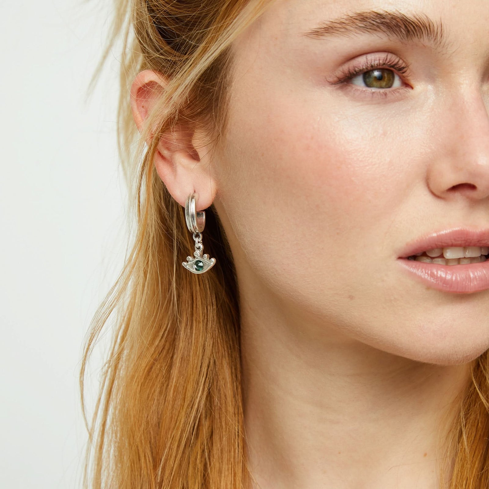 Metal Alloy Plated Sterling Silver Eye Faceted Crystal Green Hoop Earrings PEN1005VRDMTL