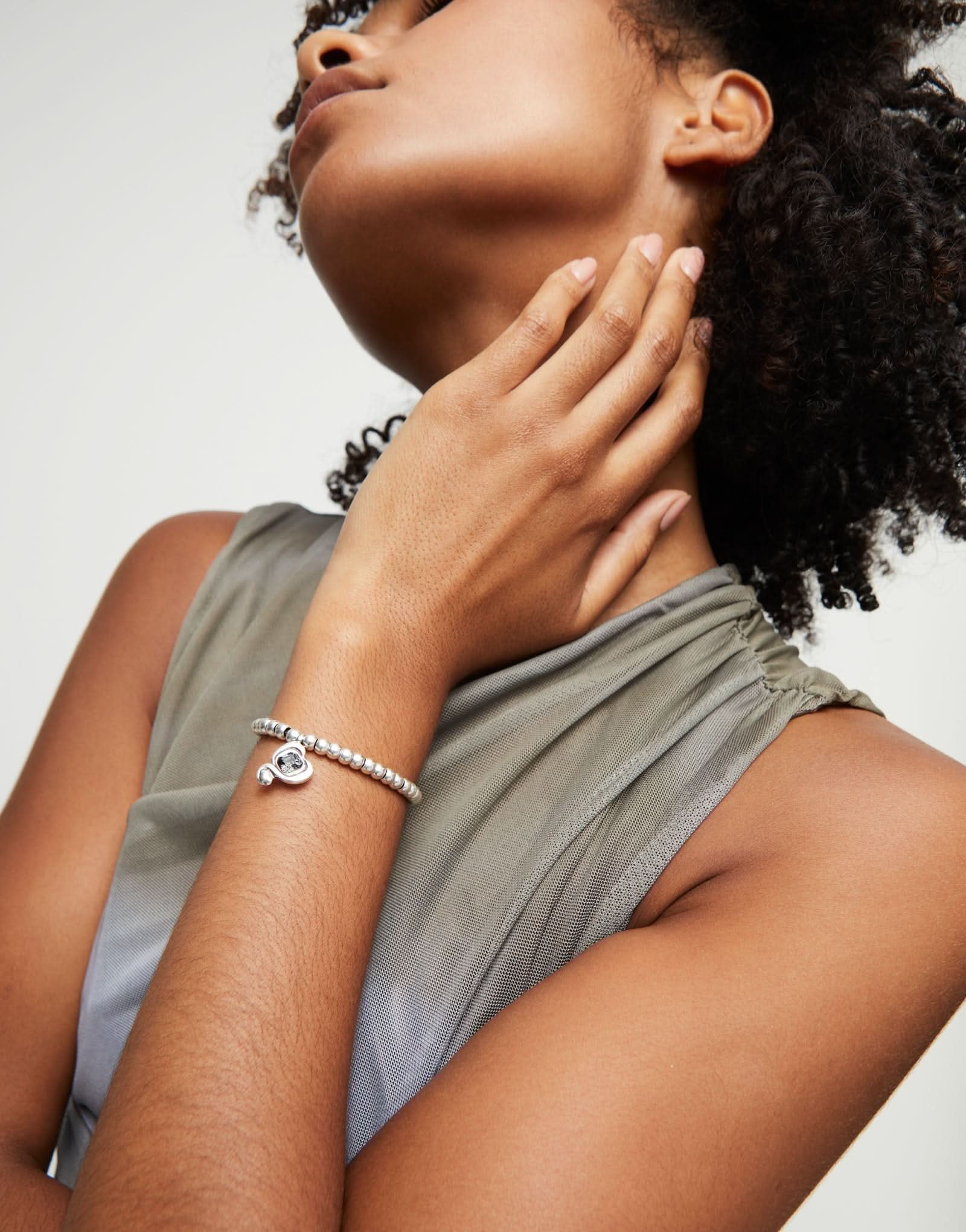 Artisanal crafted Sterling Silver Plated Ser Expresiva Black Bracelet PUL2514NGRMTL0, designed for those who value individuality and luxury in their accessories.