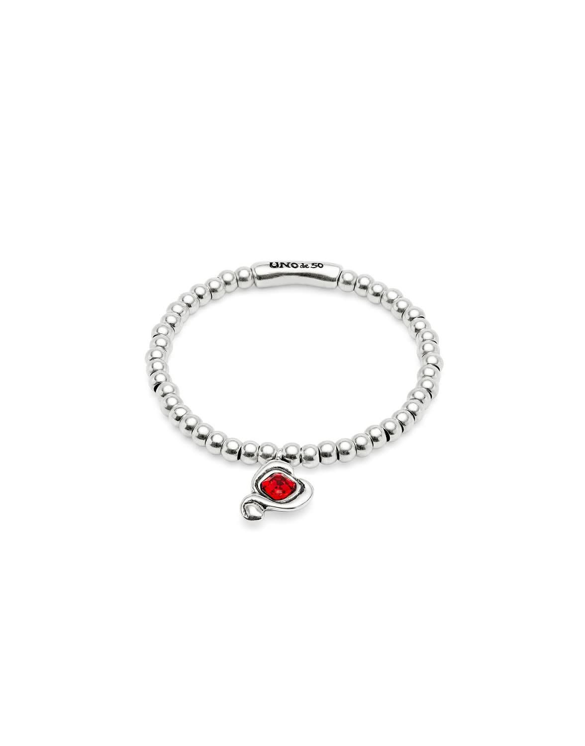 Sterling Silver Plated Ser Expresiva Red Bracelet PUL2514ROJMTL0 showcasing a vibrant red crystal heart, emphasizing luxury and individuality in jewelry.