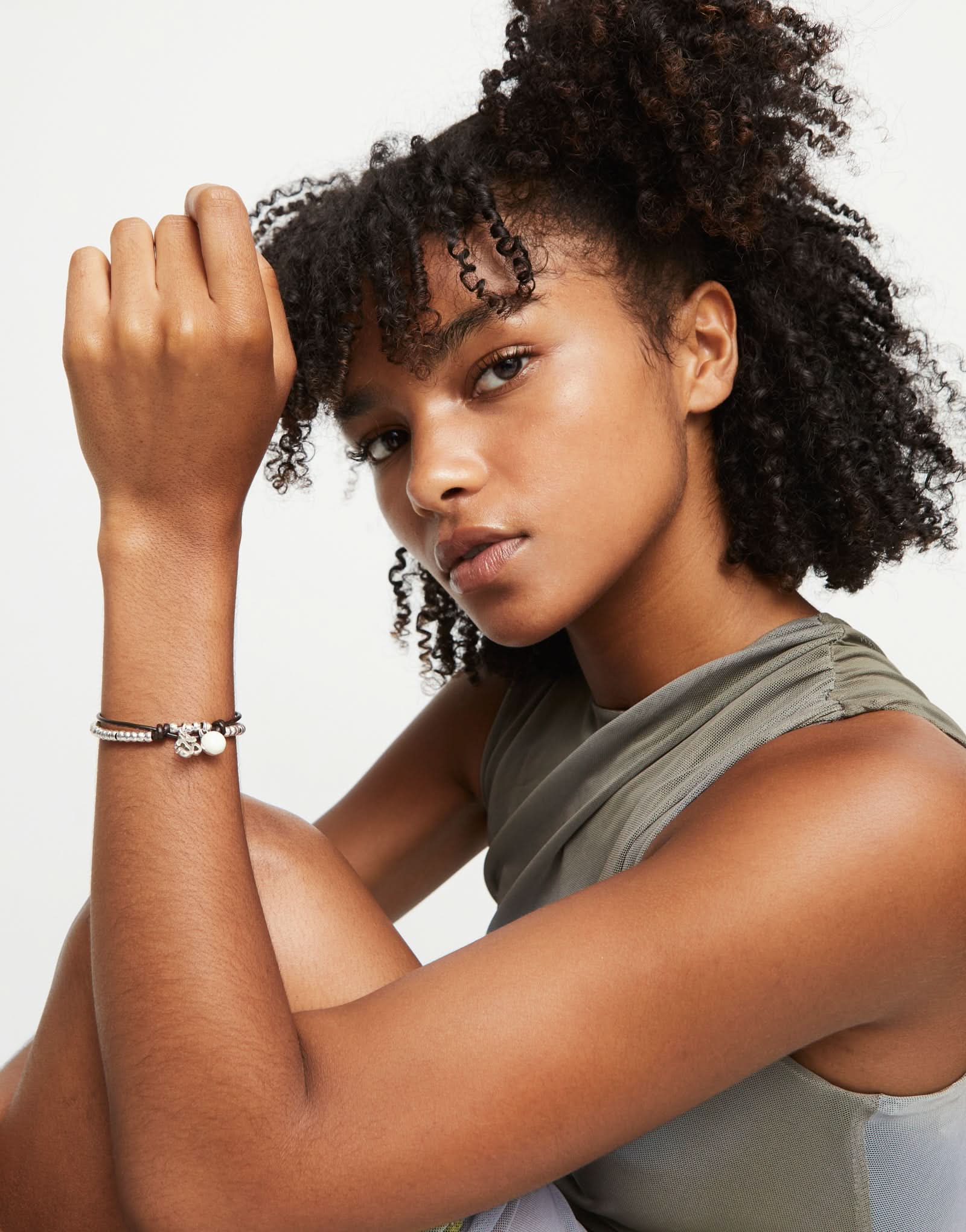 Glamorous view of the Sterling Silver Plated Ser Fascinante White Bracelet PUL2531MFLMTL0 spotlighting its luxurious silver plating and artistic flair.