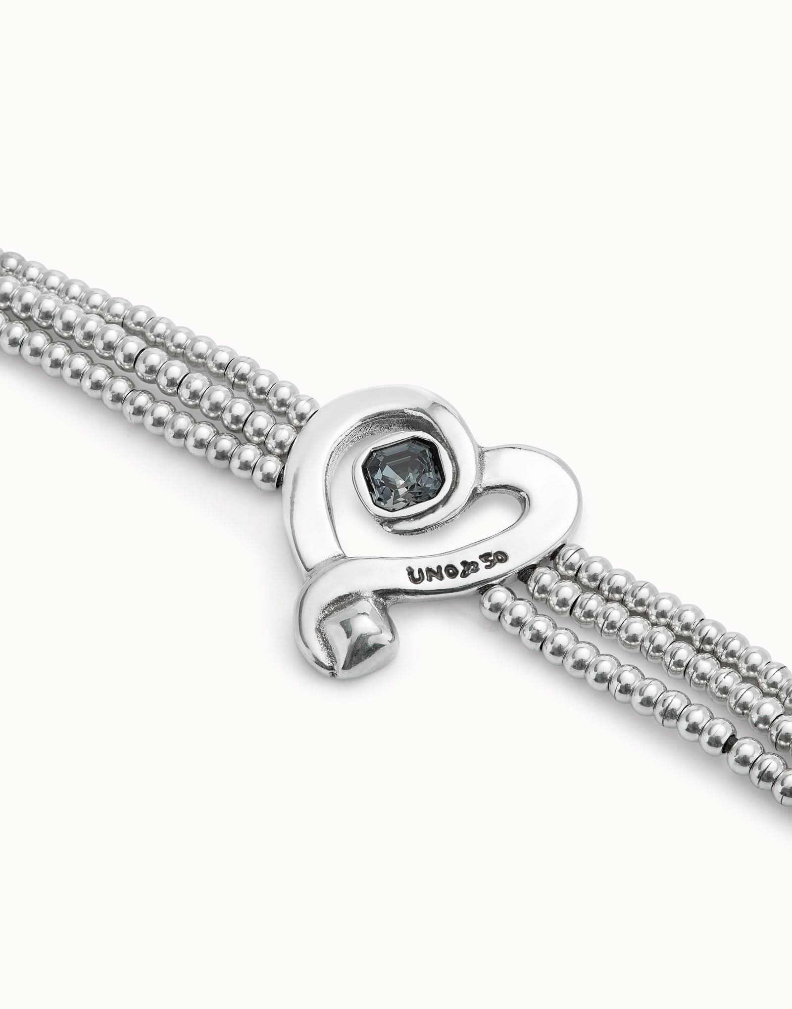 Close-up of the Sterling Silver Plated Ser Expresiva Black Bracelet, highlighting the exquisite quality and lavish materials used in this elegant bracelet.