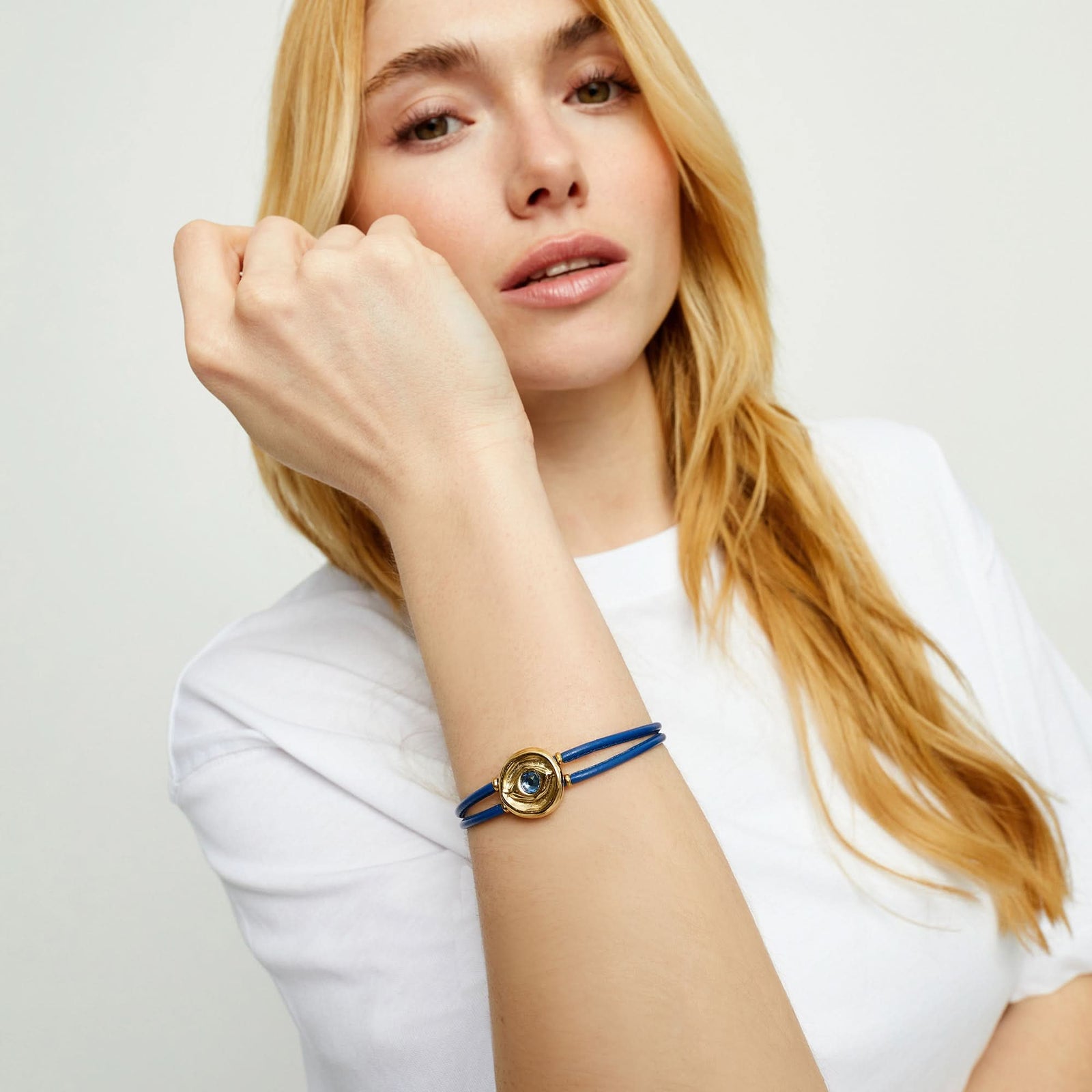 Double Blue Leather Metal Alloy Eye Detail Pleated Gold 18K Crystal Bracelet PUL2601AZOORO0M