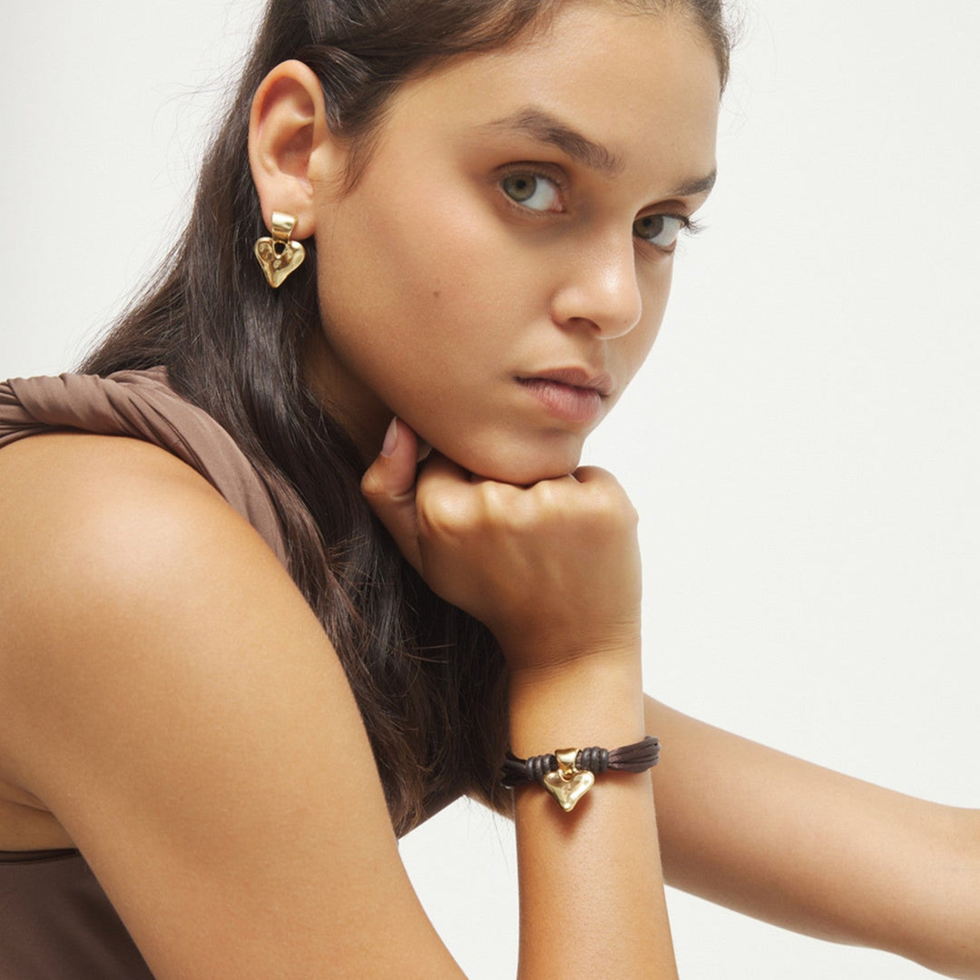  Mix Of Silk Effect And Leather Beige Thread And 18K Gold Heart Detail Bracelets PUL2640MARORO