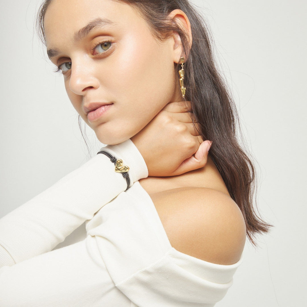 Blak Elastic Thread 18K Gold Plated Heart Bracelets PUL2641NGRORO