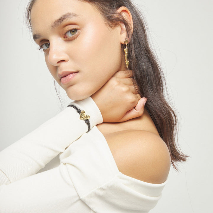 Blak Elastic Thread 18K Gold Plated Heart Bracelets PUL2641NGRORO