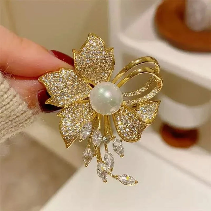 Elegant Pearl Floral Brooch