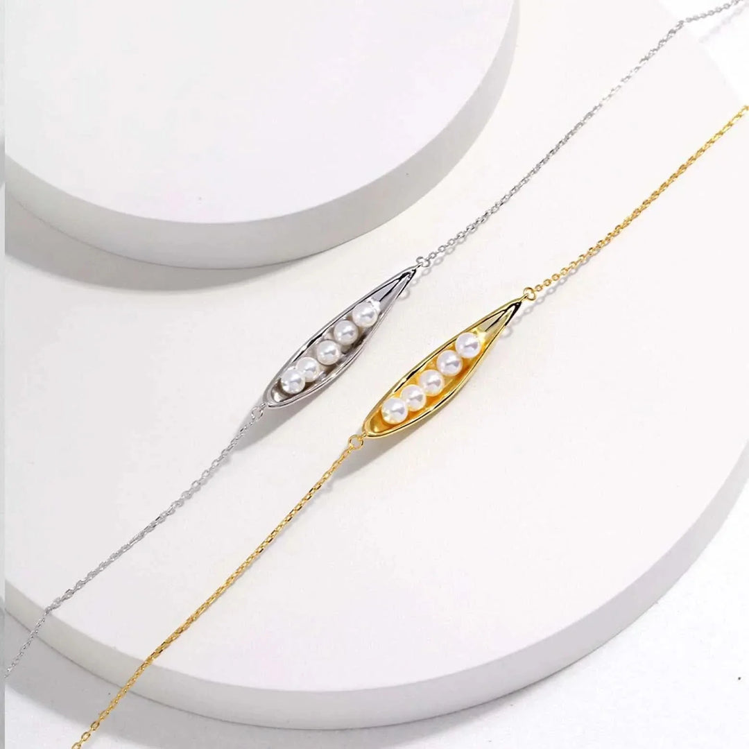 Pea Pod Charm Pearls Necklace